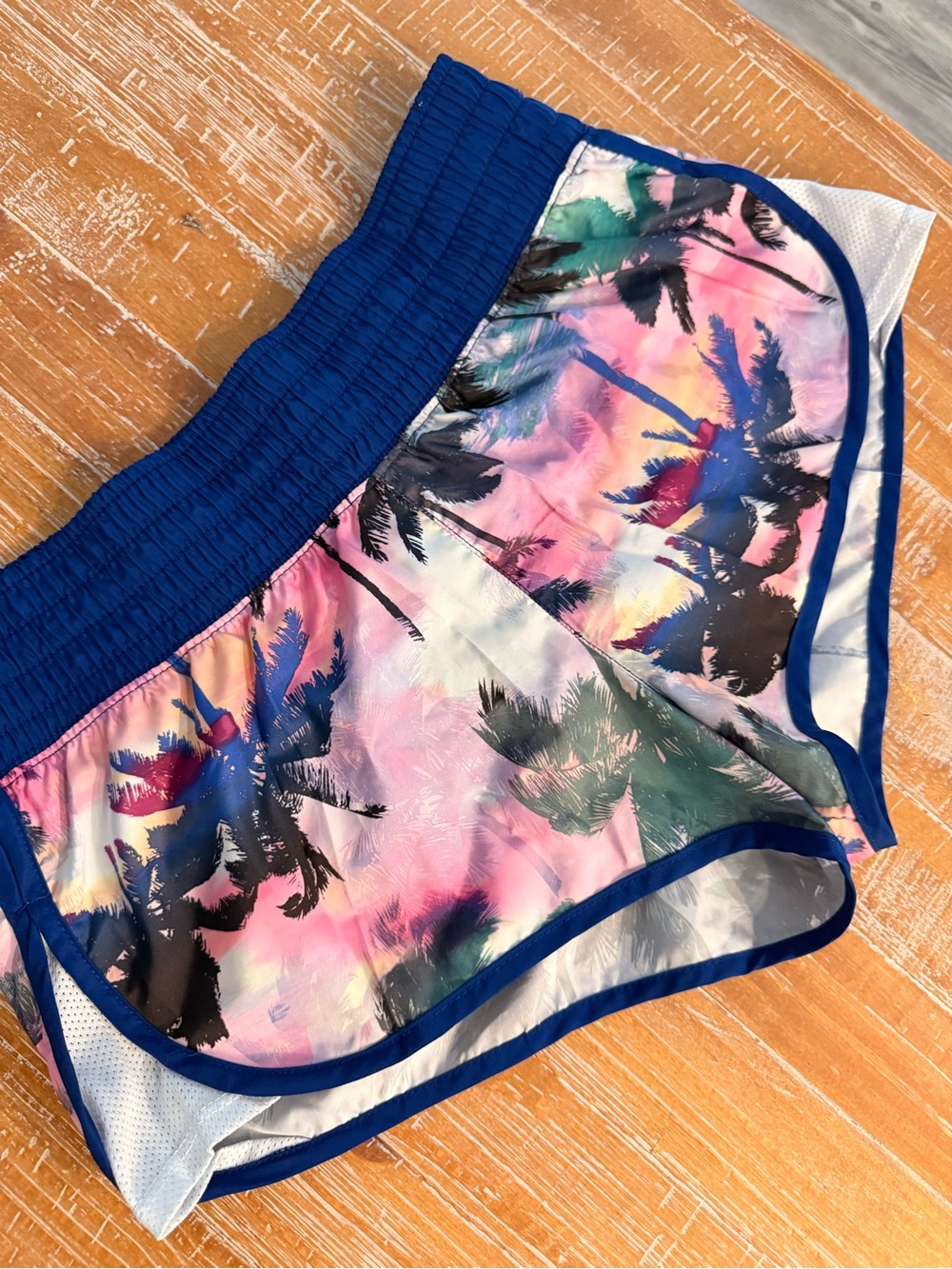 Athletic and Sporty Elastic Waist Shorts, Size M Like New!!!